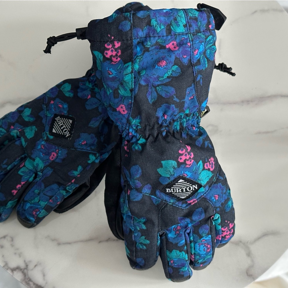 Burton Gloves in Black Floral (Girl’s Size Small)